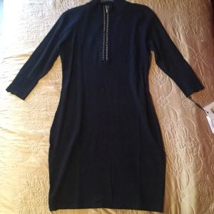 Sweater dress with zippers